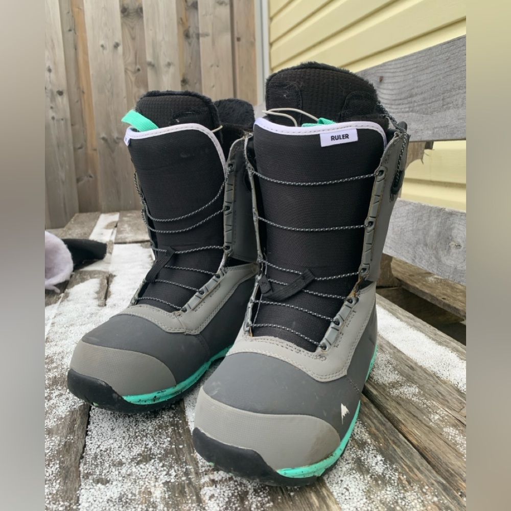 Burton Ruler Size 8 Snowboard Boots